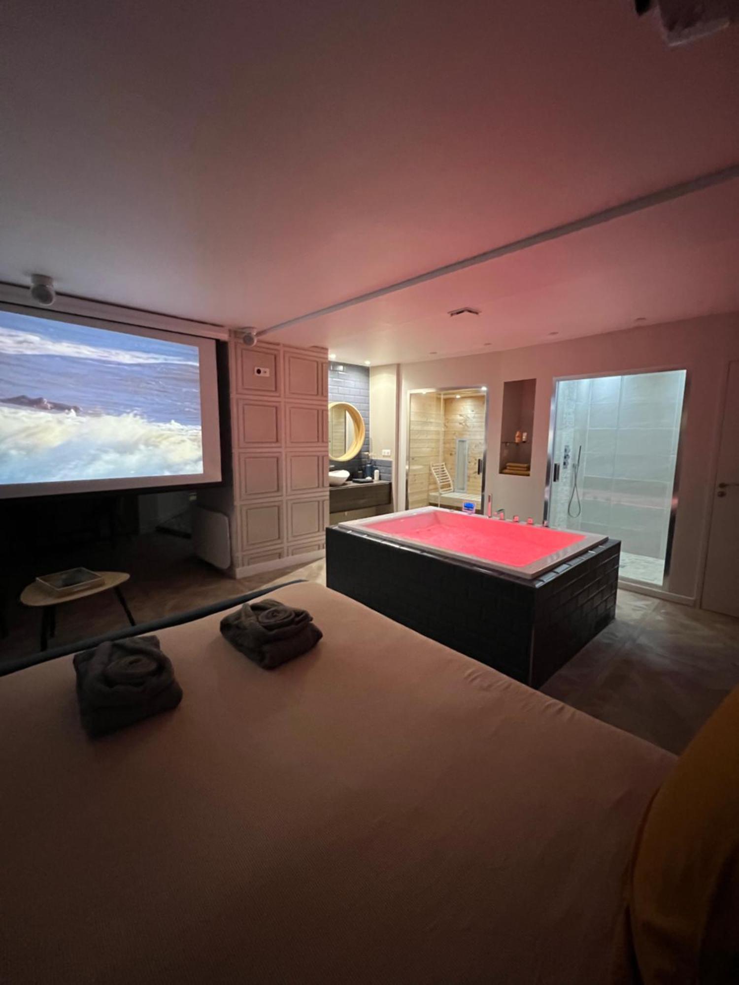 Appartement Avec Jacuzzi Sauna & Home Cinema - Nid D'Angers Exterior foto