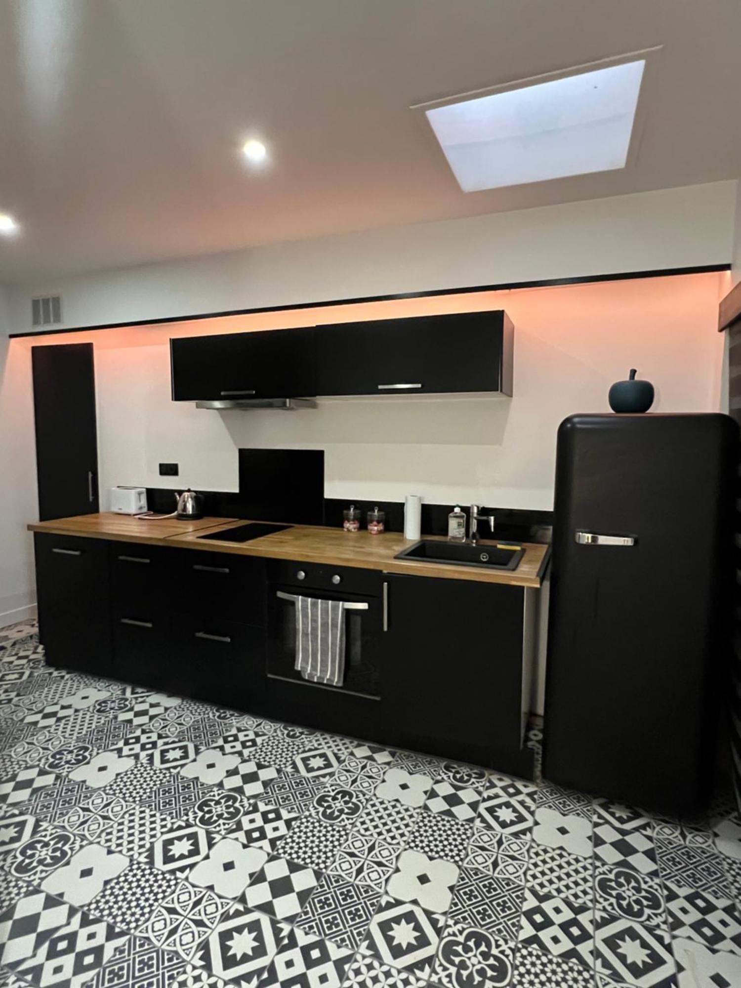 Appartement Avec Jacuzzi Sauna & Home Cinema - Nid D'Angers Exterior foto