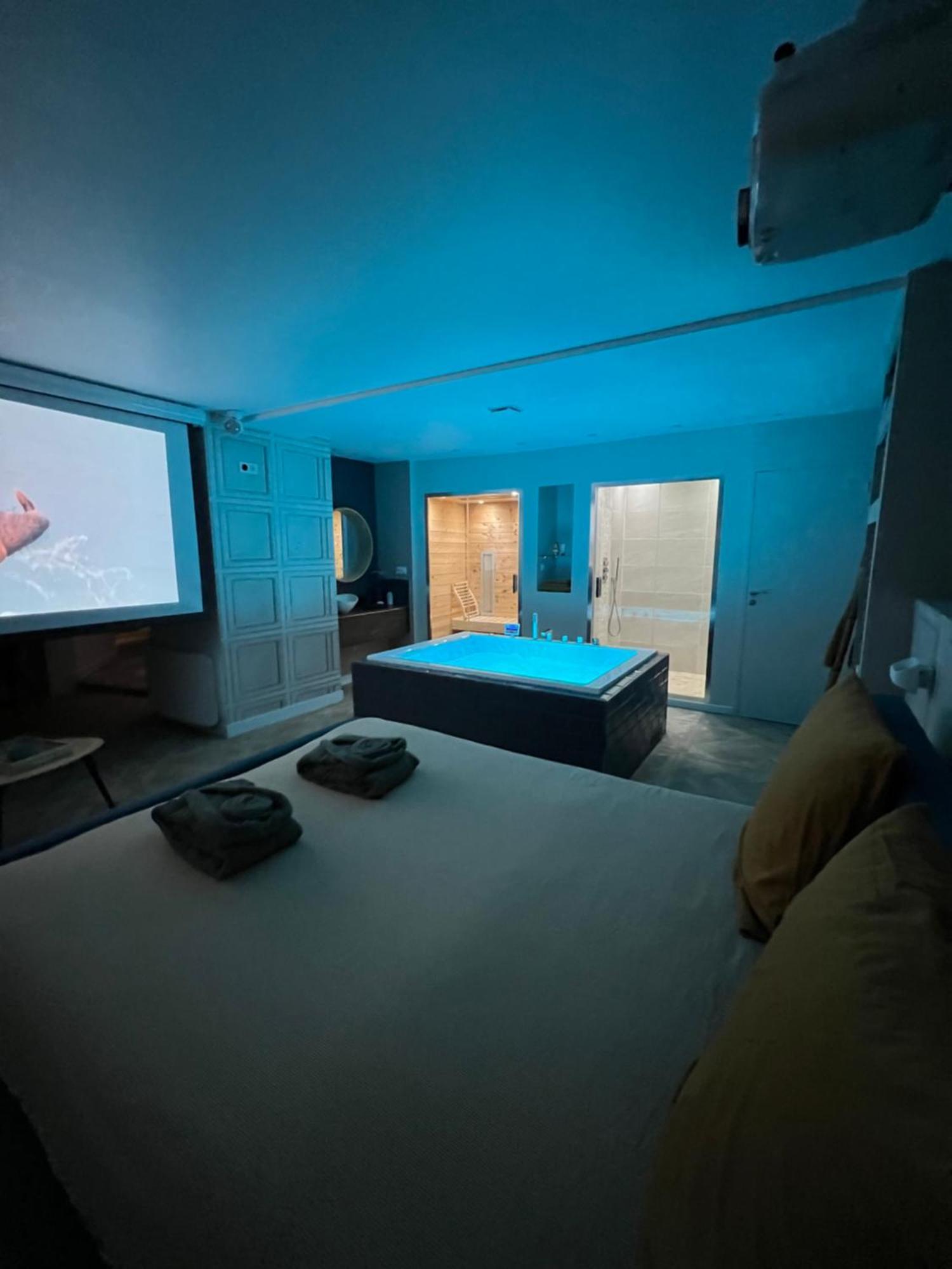 Appartement Avec Jacuzzi Sauna & Home Cinema - Nid D'Angers Exterior foto