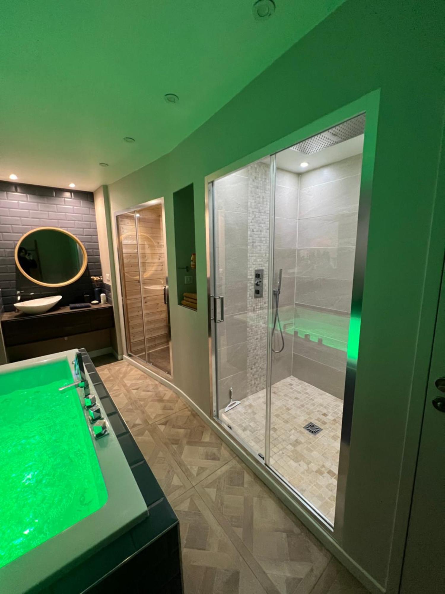 Appartement Avec Jacuzzi Sauna & Home Cinema - Nid D'Angers Exterior foto